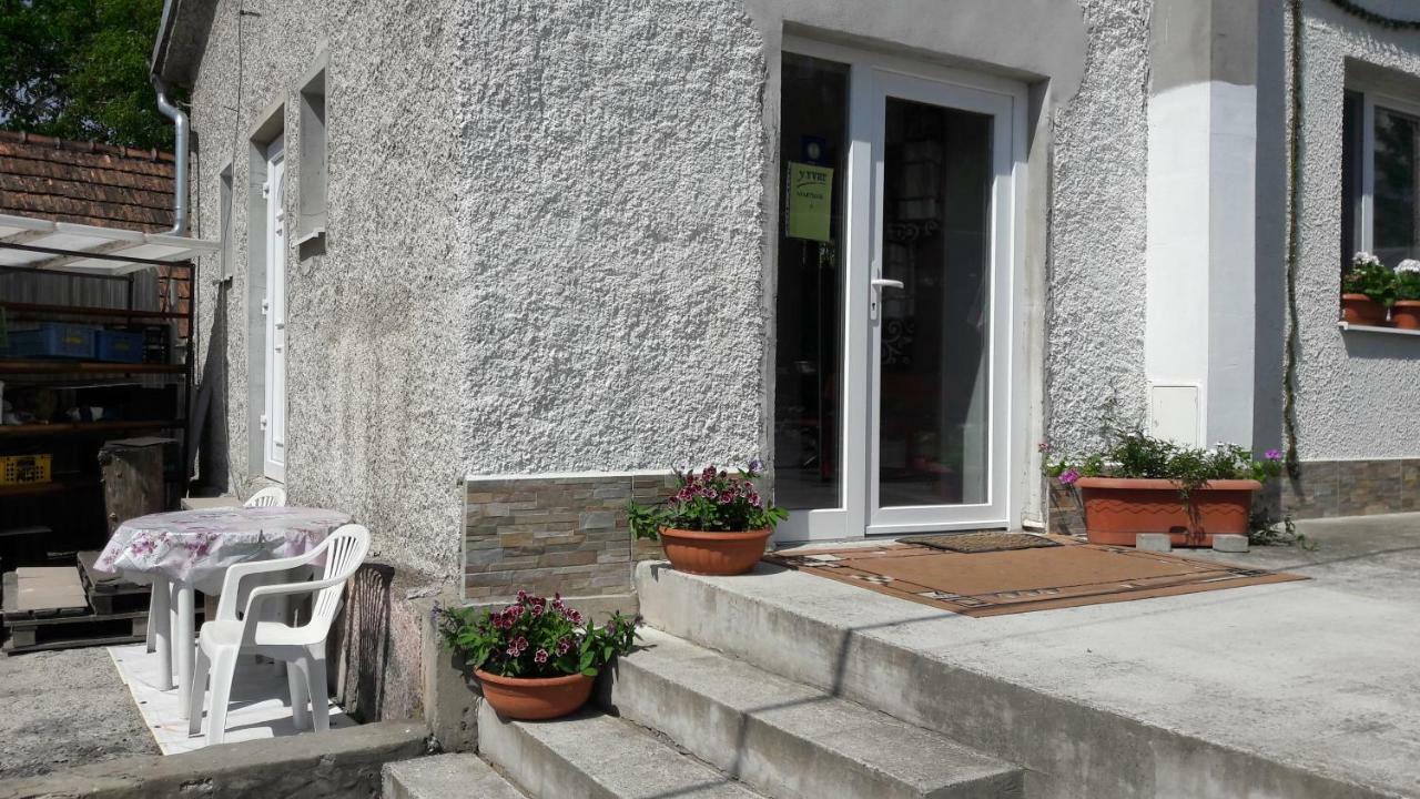 Apartman Yvet Sucany Extérieur photo