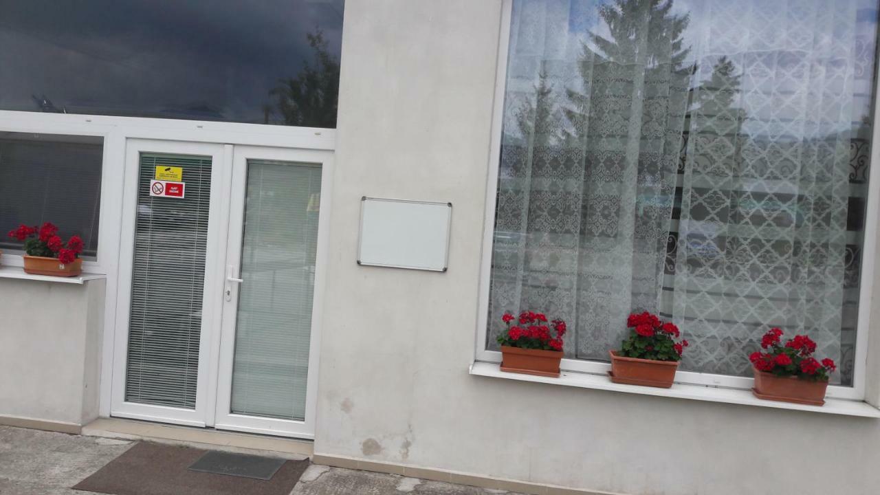 Apartman Yvet Sucany Extérieur photo